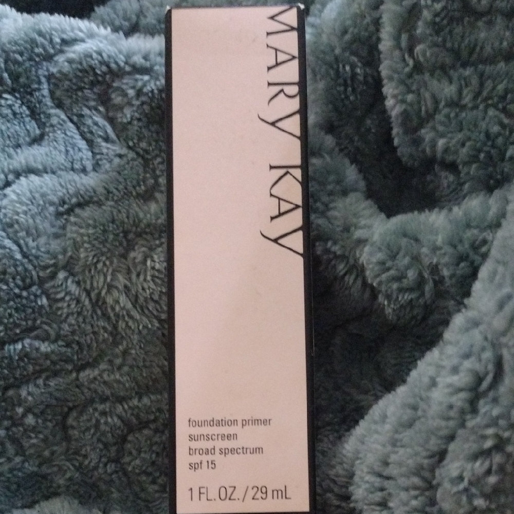 Mary Kay Foundation Primer with SPF 15